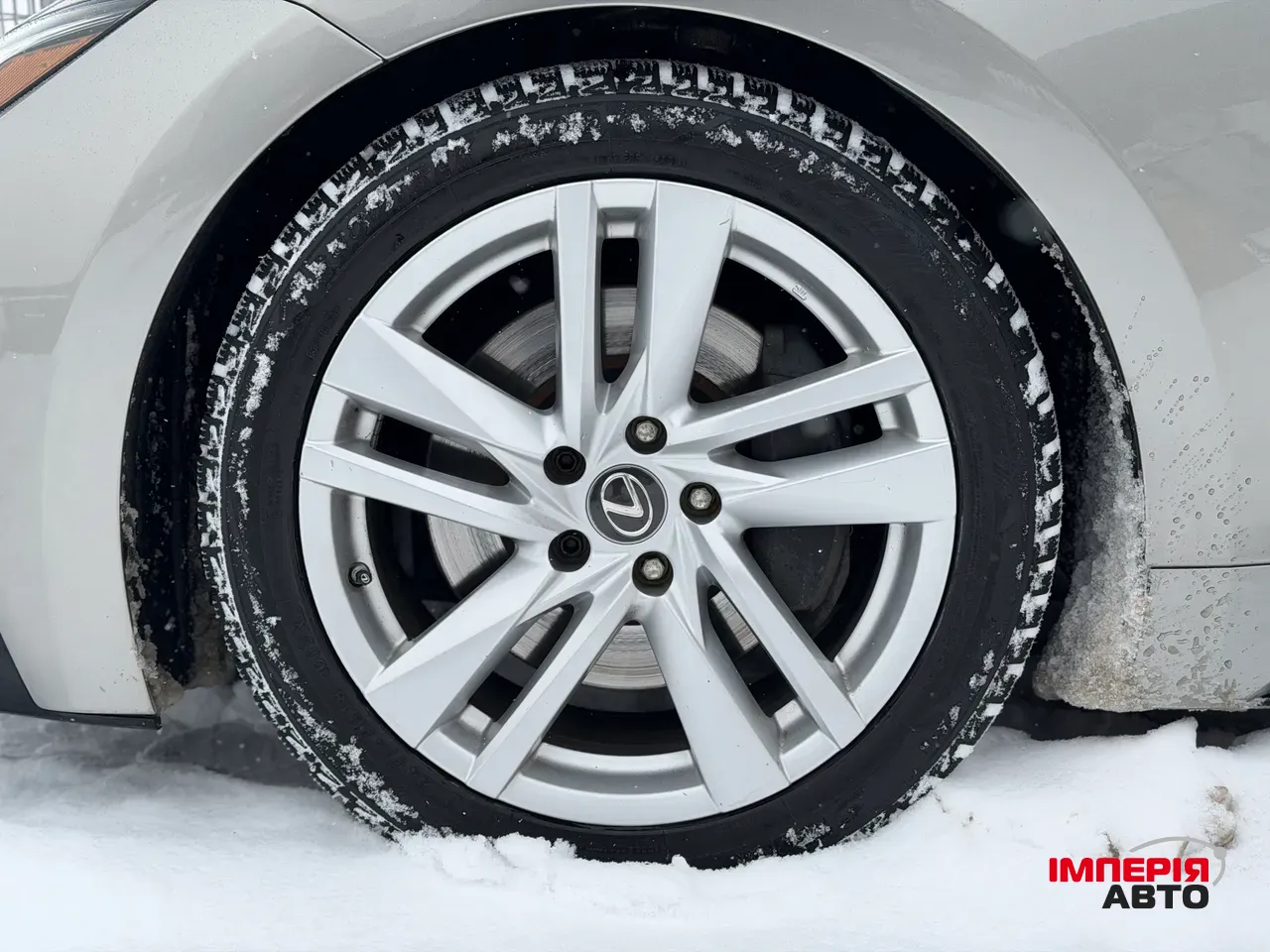 Lexus IS - фото 4