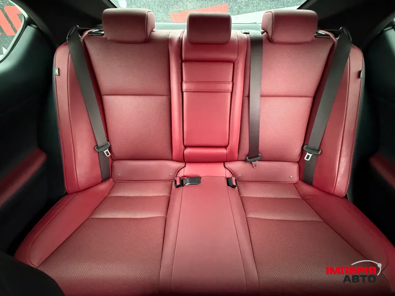 Lexus IS - фото 15