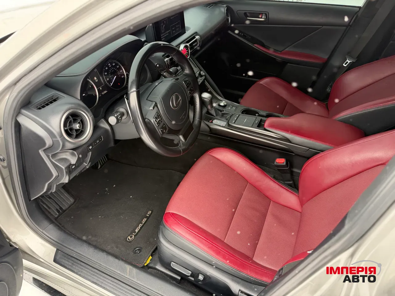 Lexus IS - фото 8