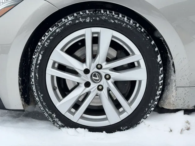 Lexus IS - фото 4