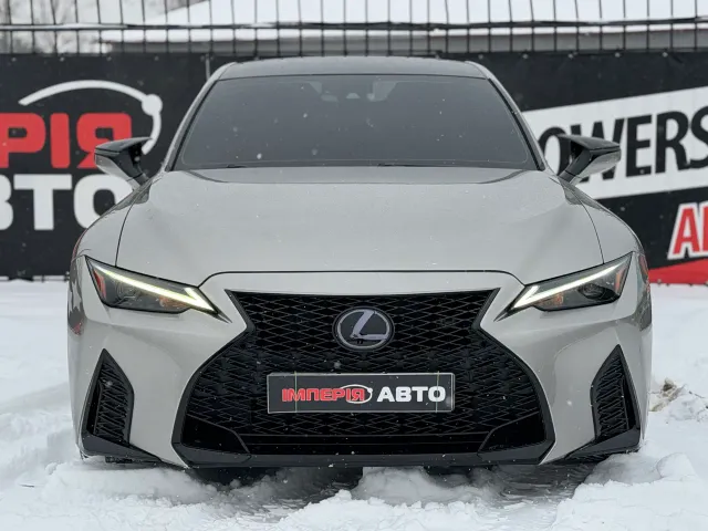 Lexus IS - фото 2
