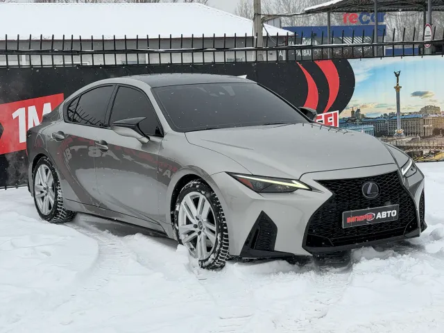 Lexus IS - фото 3