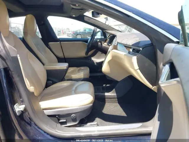 Tesla Model S - фото 5