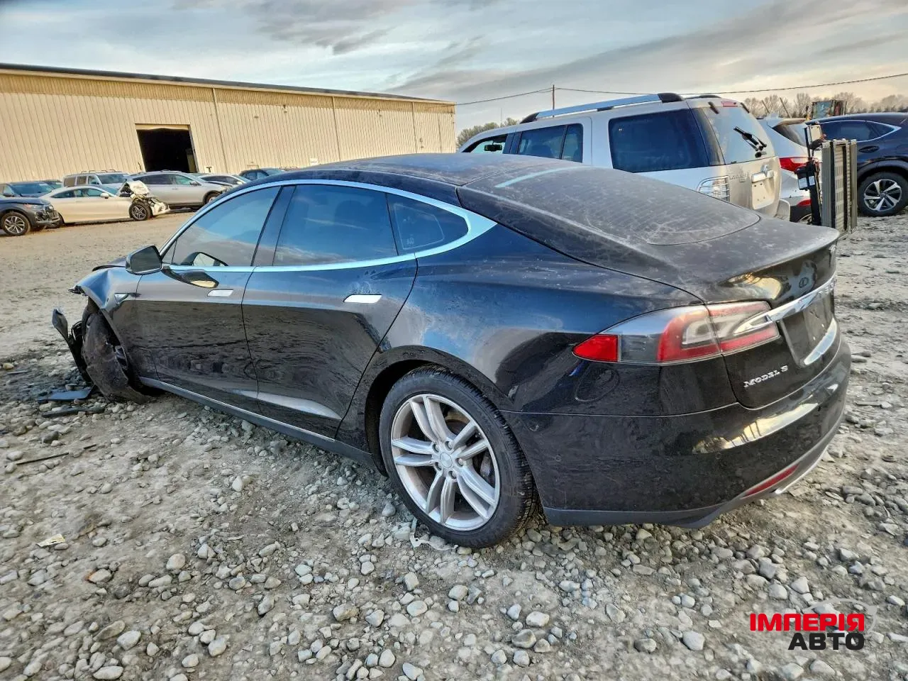 Tesla Model S - фото 2