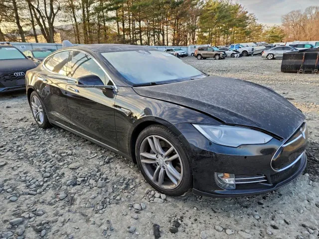 Tesla Model S - фото 3