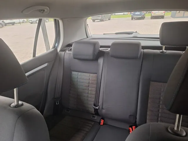 Volkswagen Golf - фото 4