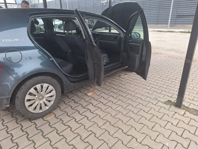 Volkswagen Golf - фото 3