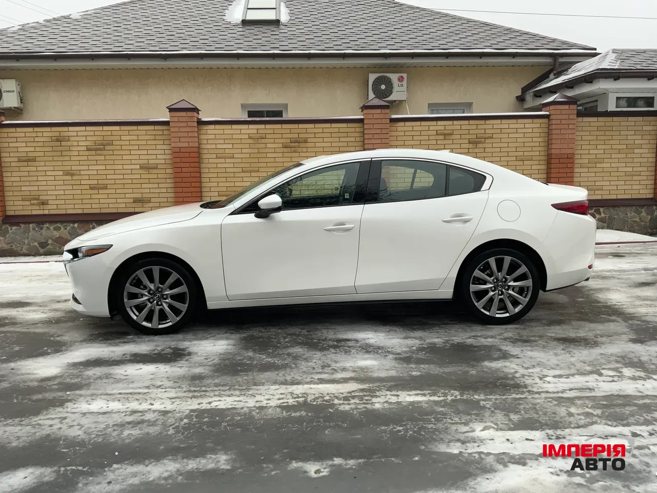 Mazda 3 - фото 6