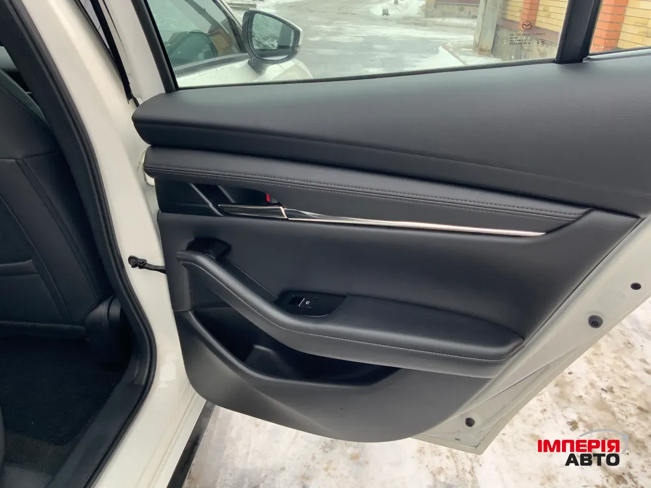 Mazda 3 - фото 24