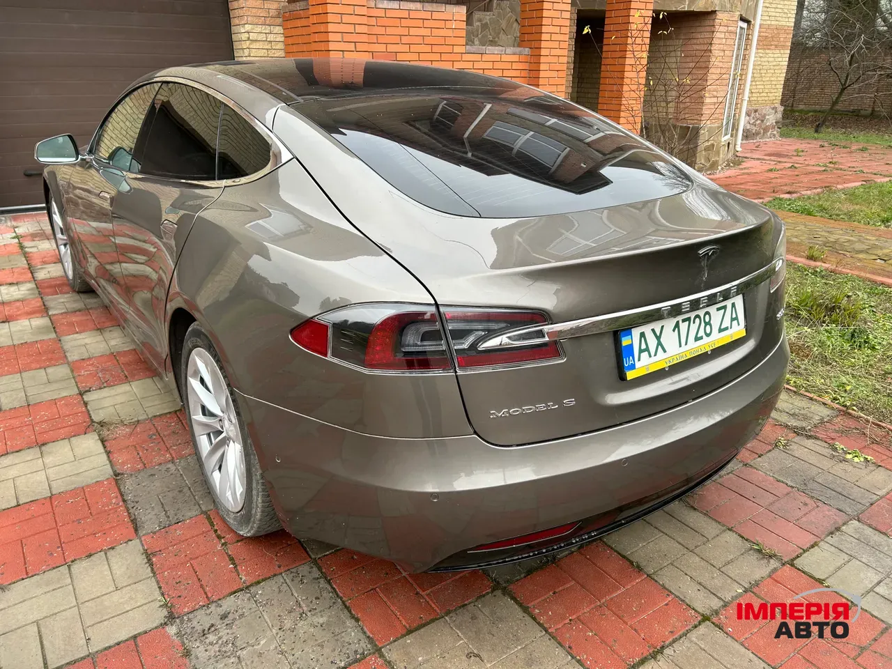Tesla Model S - фото 7