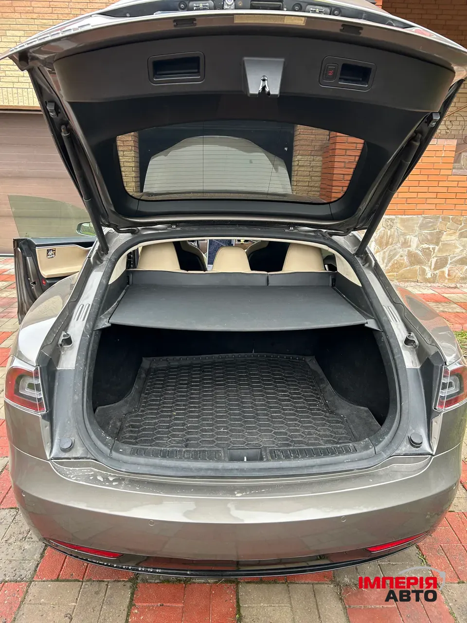 Tesla Model S - фото 16