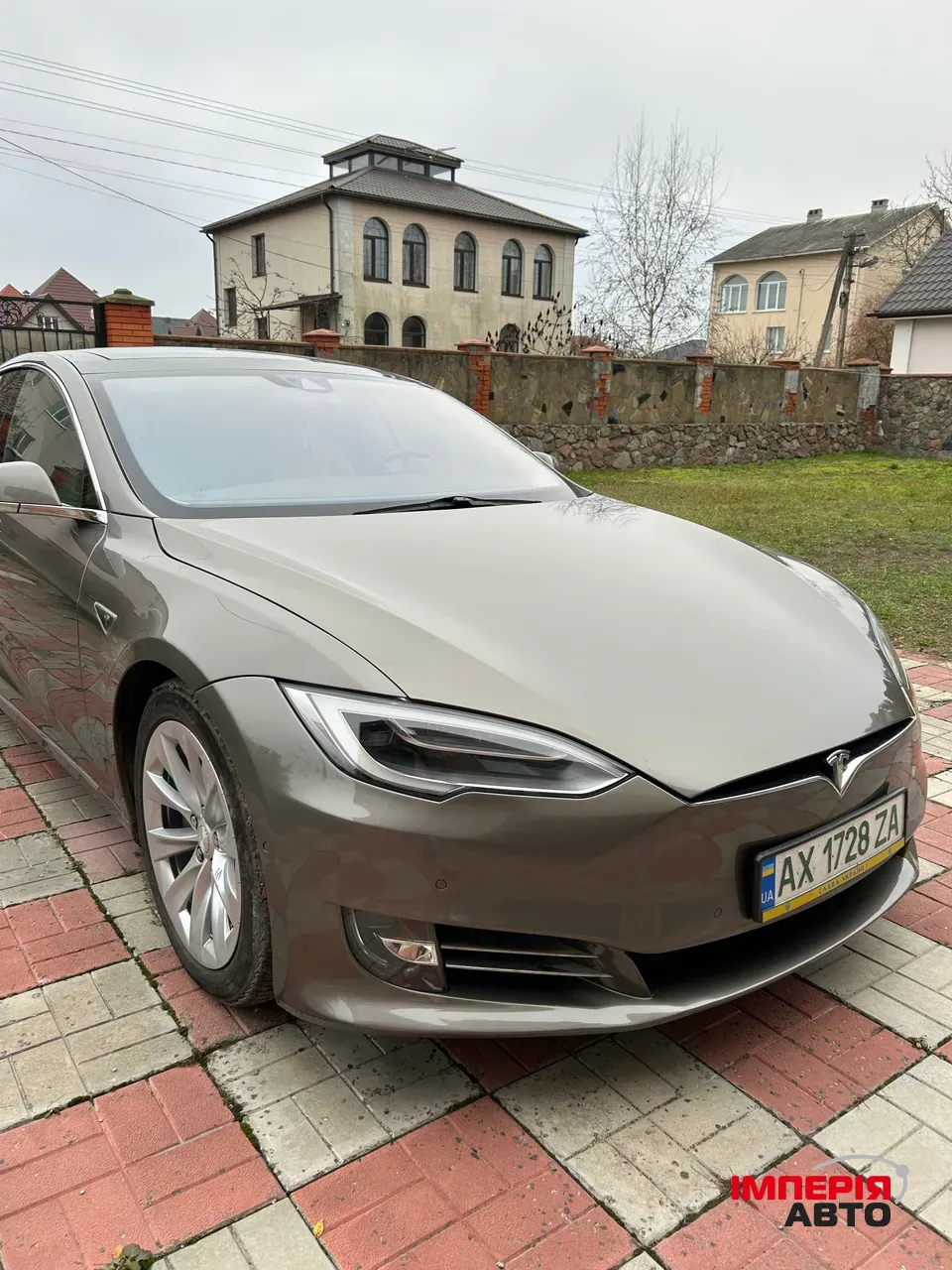 Tesla Model S - фото 2