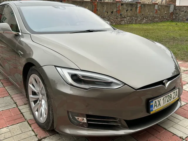 Tesla Model S - фото 2