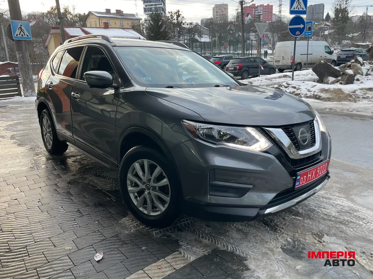 Nissan Rogue - фото 1