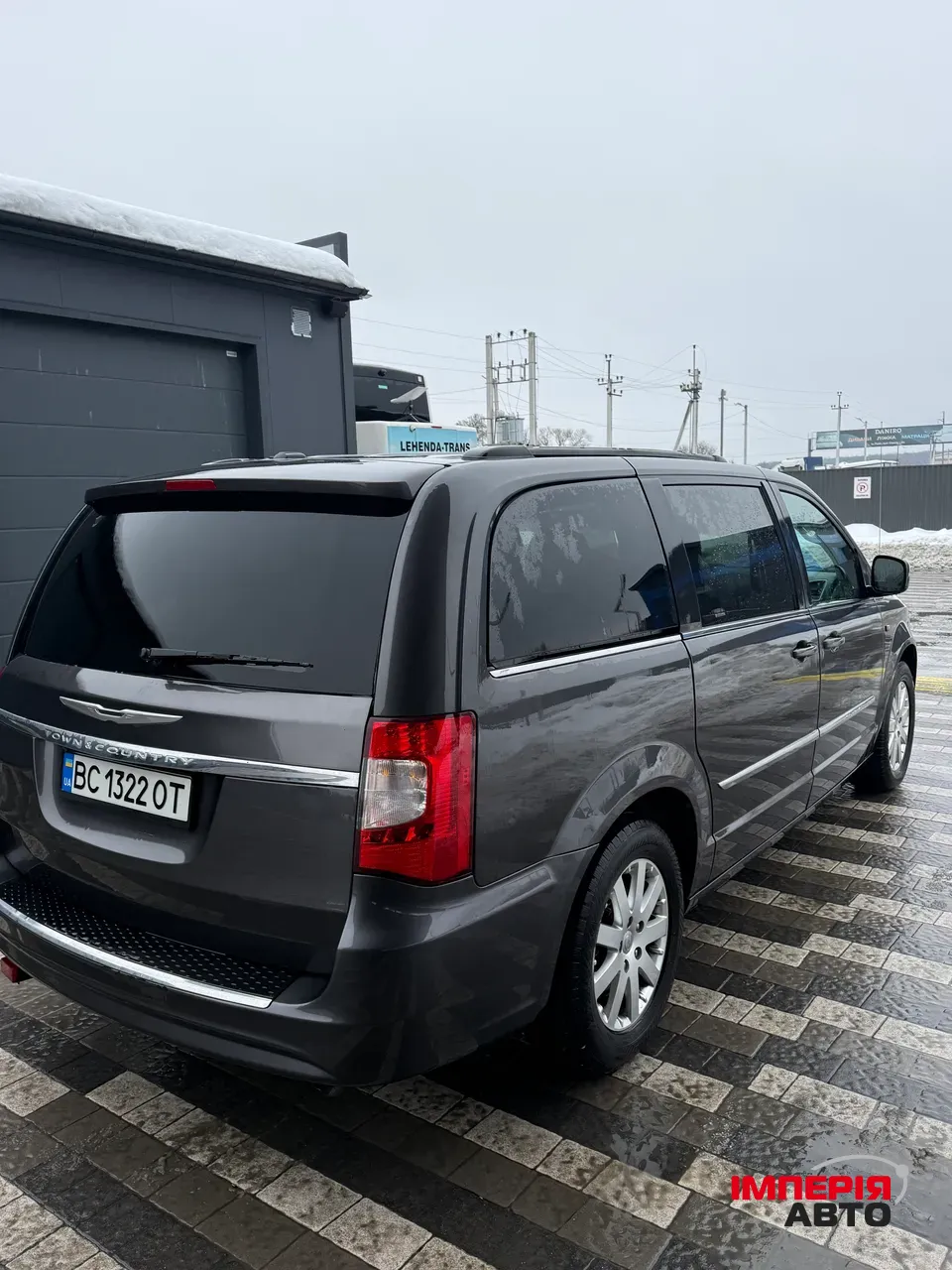 Chrysler Town & Country - фото 6