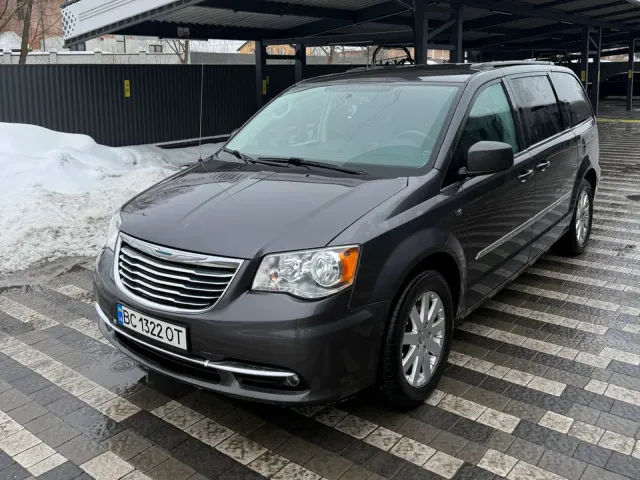 Chrysler Town & Country - фото 4