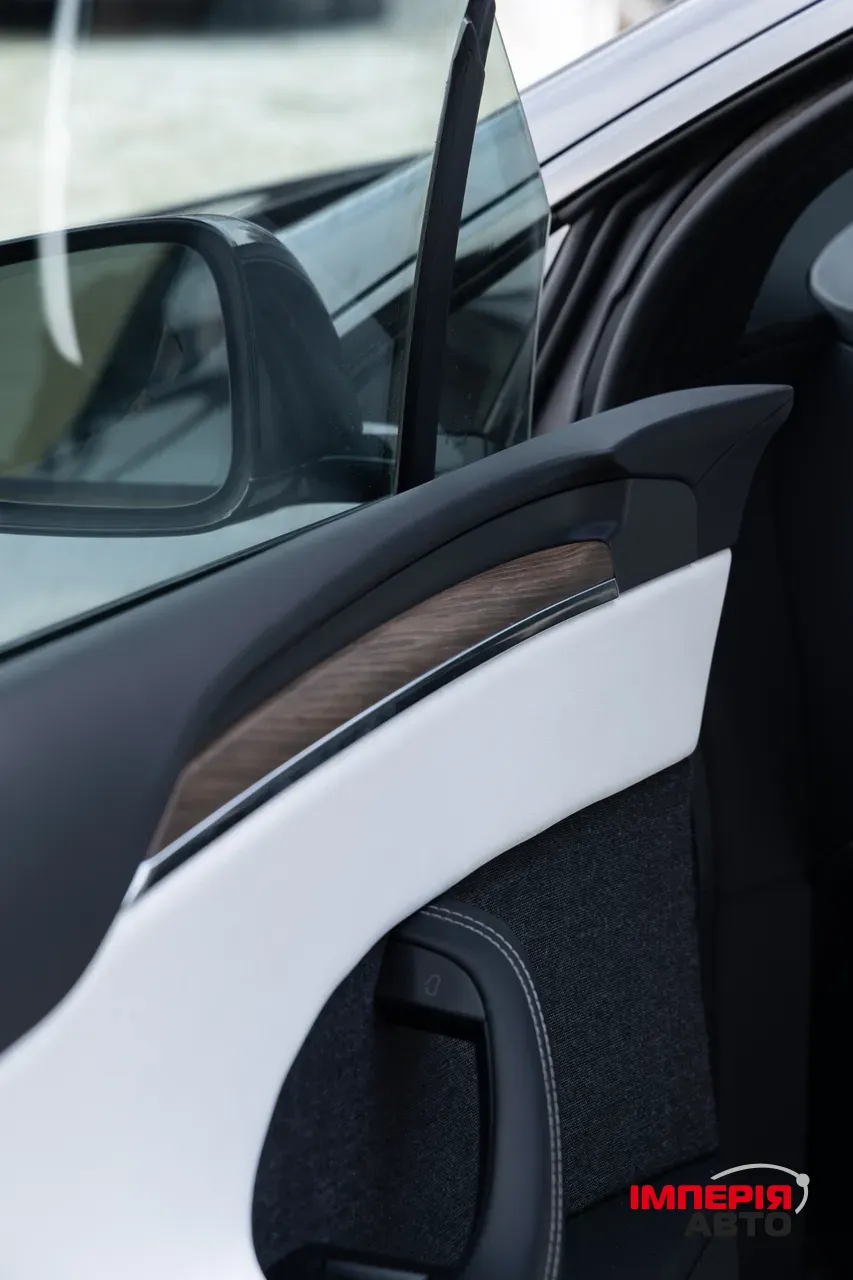 Tesla Model X - фото 32