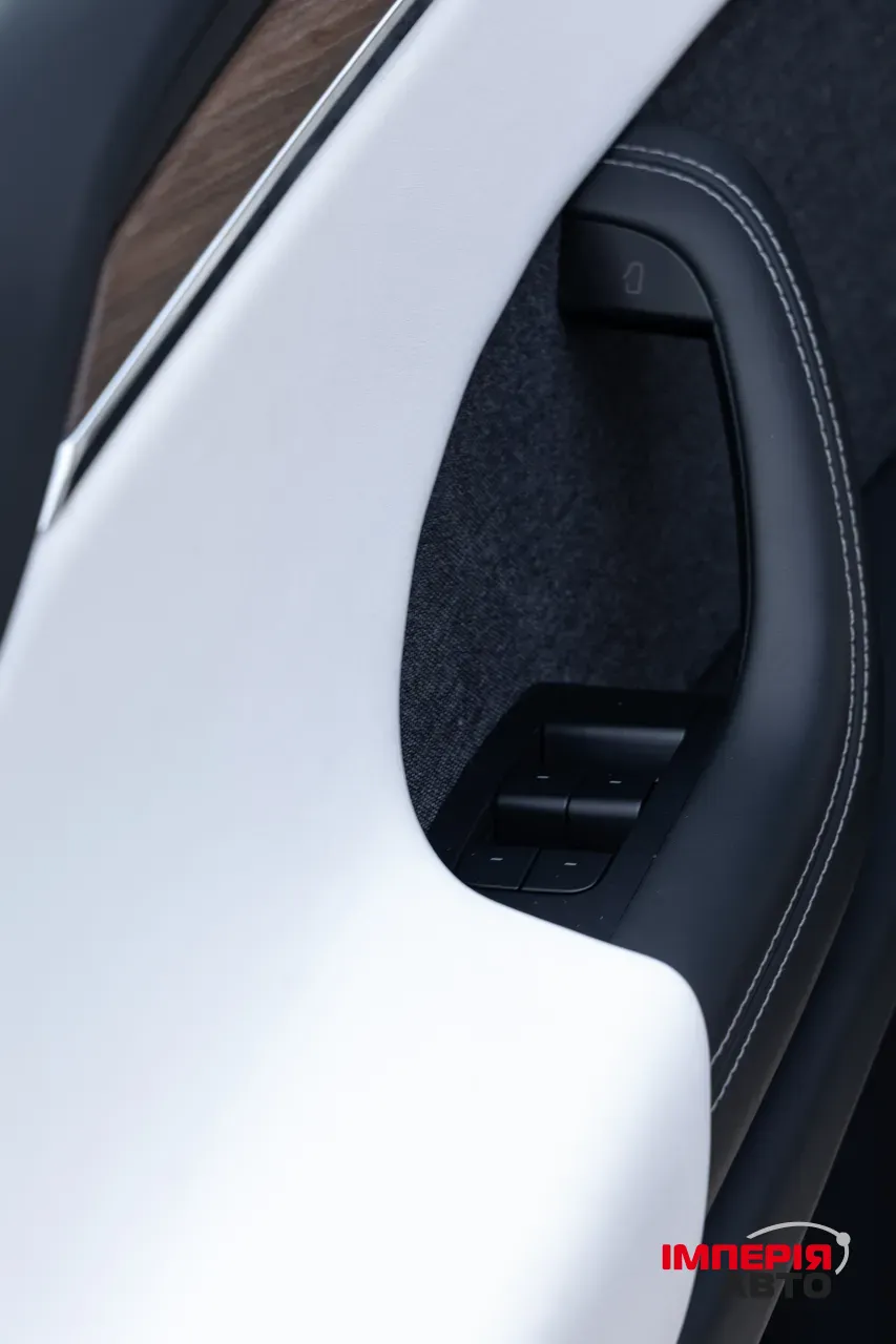 Tesla Model X - фото 34