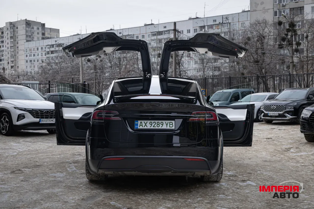 Tesla Model X - фото 20