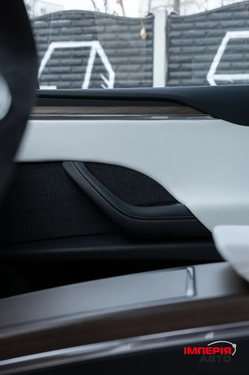 Tesla Model X - фото 42