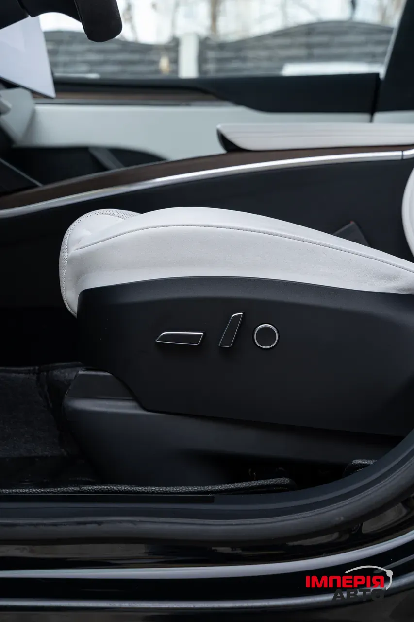 Tesla Model X - фото 35