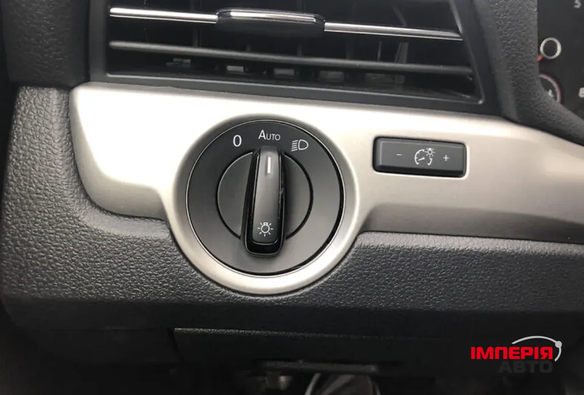 Volkswagen Passat - фото 13