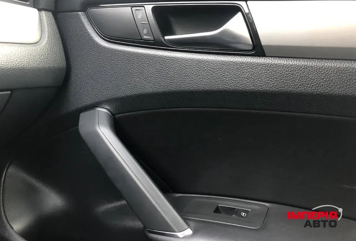 Volkswagen Passat - фото 16