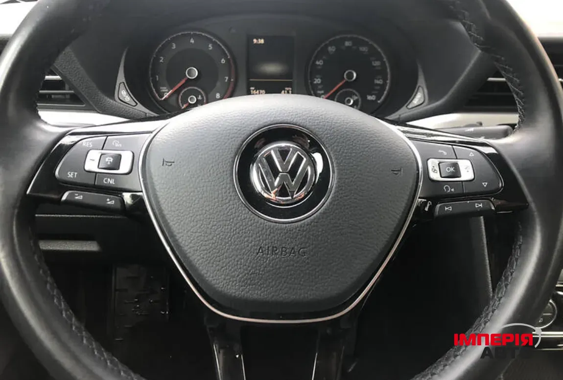 Volkswagen Passat - фото 12