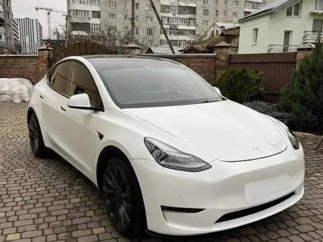 Tesla Model Y - фото 2