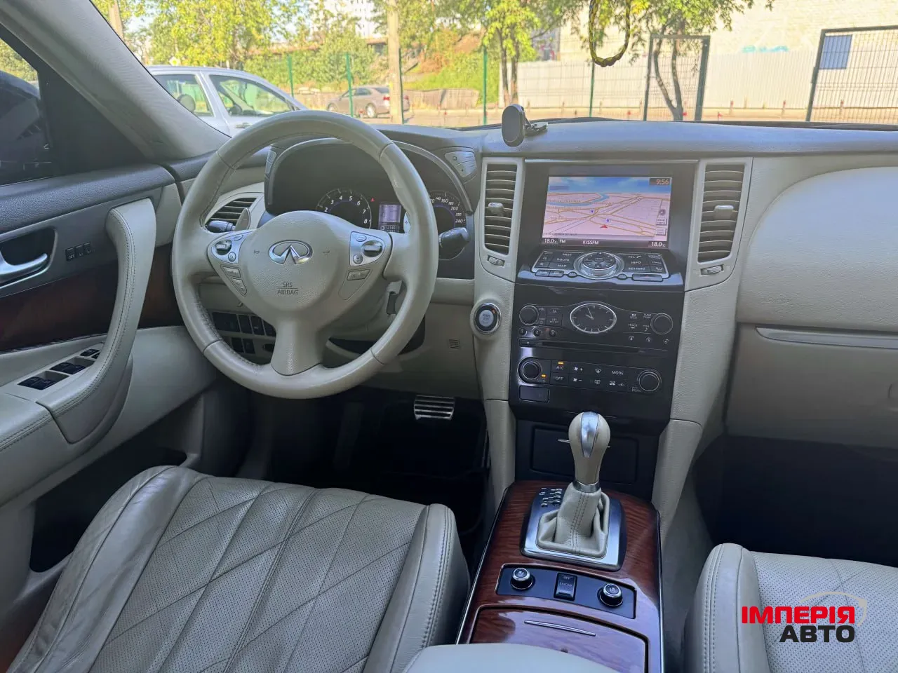 Infiniti QX70 - фото 3