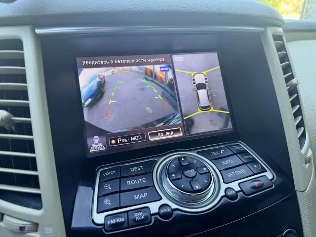 Infiniti QX70 - фото 4