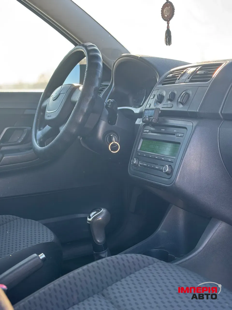 Skoda Fabia - фото 10