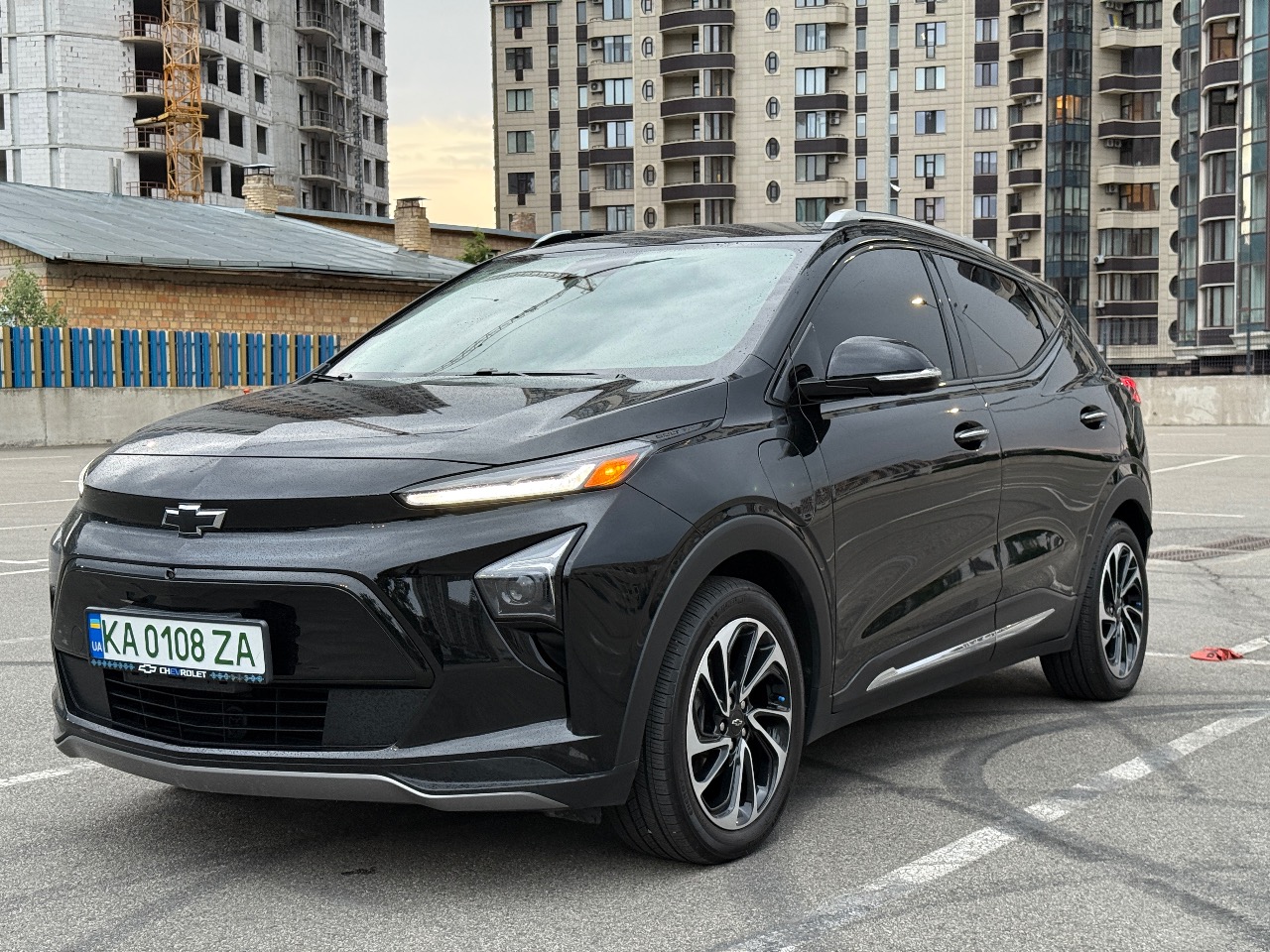 Chevrolet Bolt EUV - фото 1