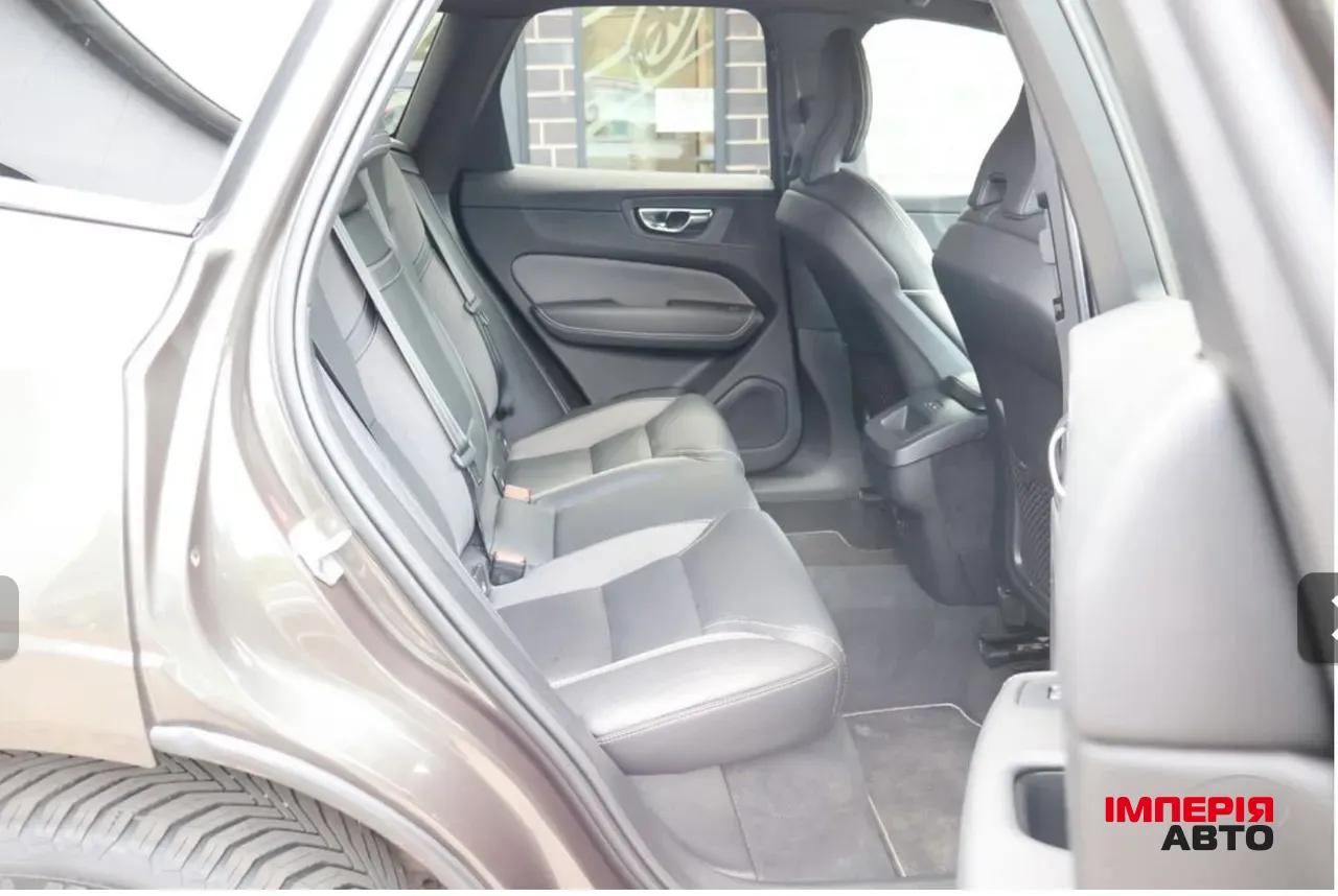 Volvo XC60 - фото 19