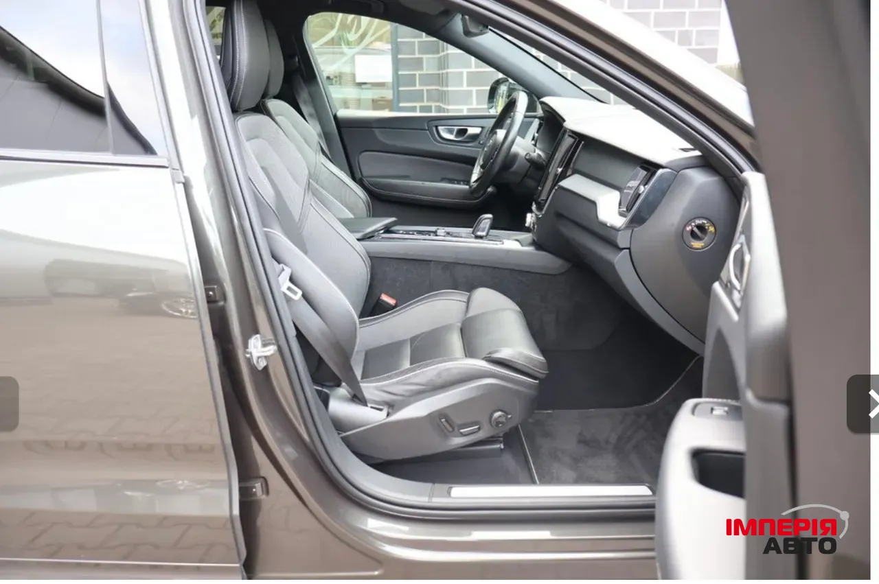 Volvo XC60 - фото 17