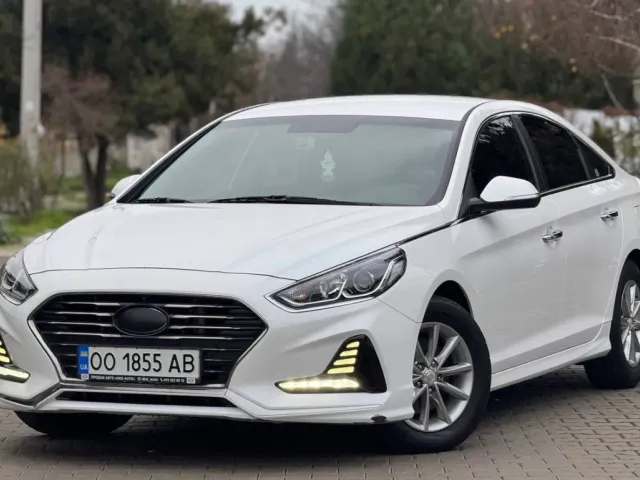 Hyundai Sonata - фото 1