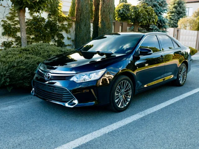 Toyota Camry - фото 3