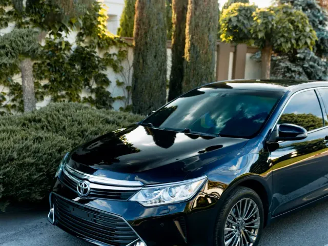 Toyota Camry - фото 4