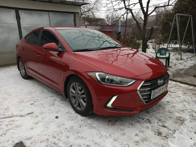 Hyundai Elantra - фото 3