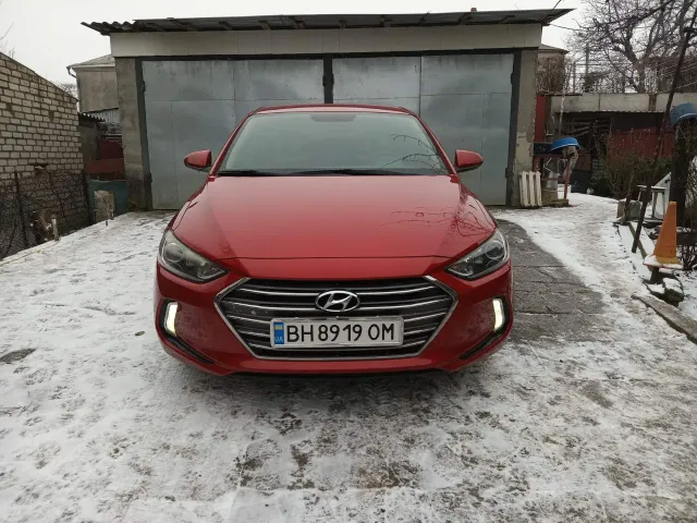 Hyundai Elantra - фото 2
