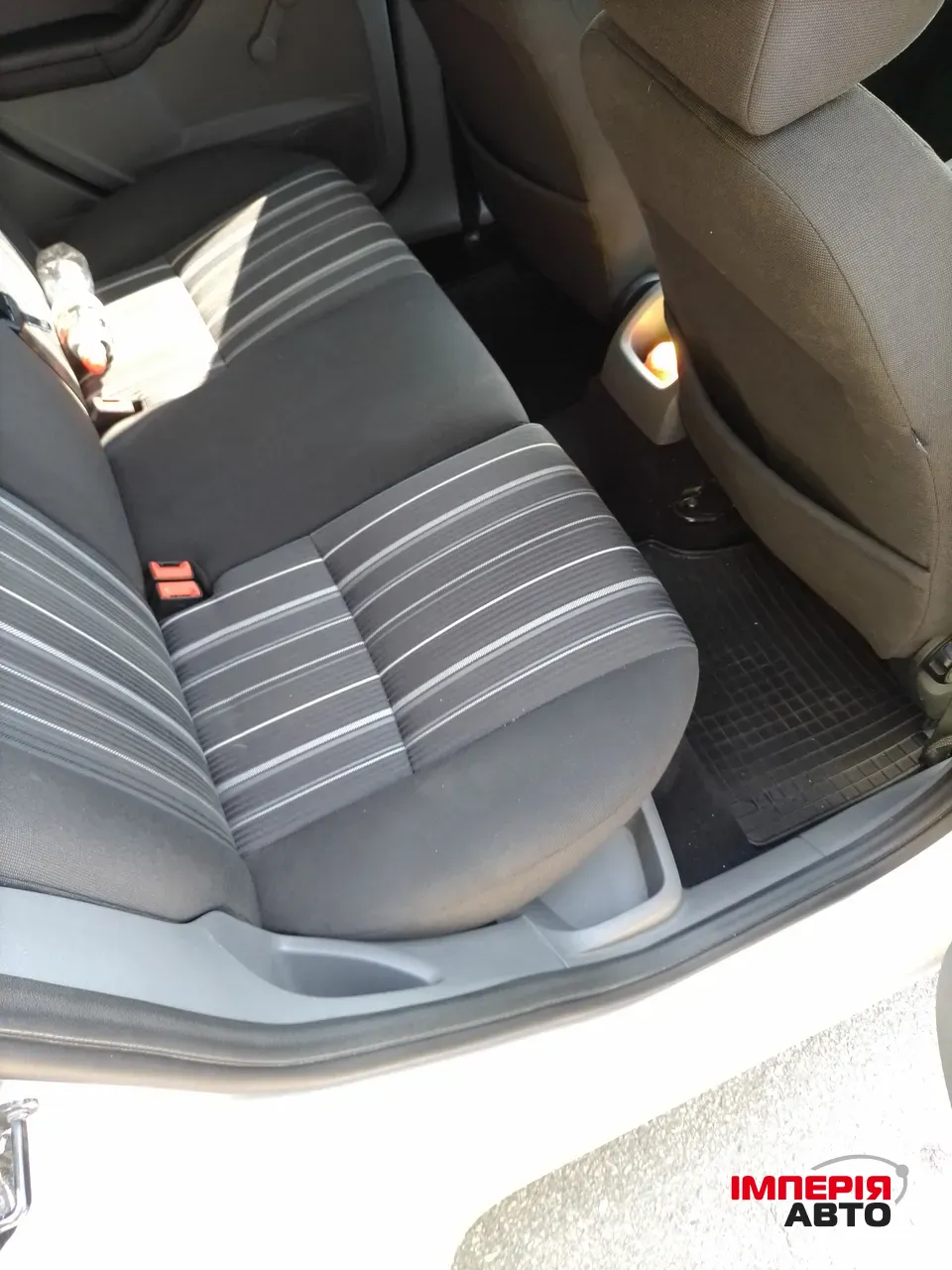 Ford Focus - фото 2