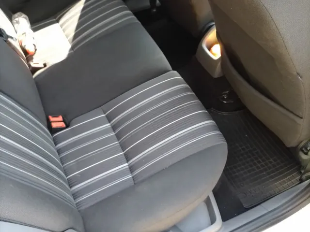 Ford Focus - фото 2