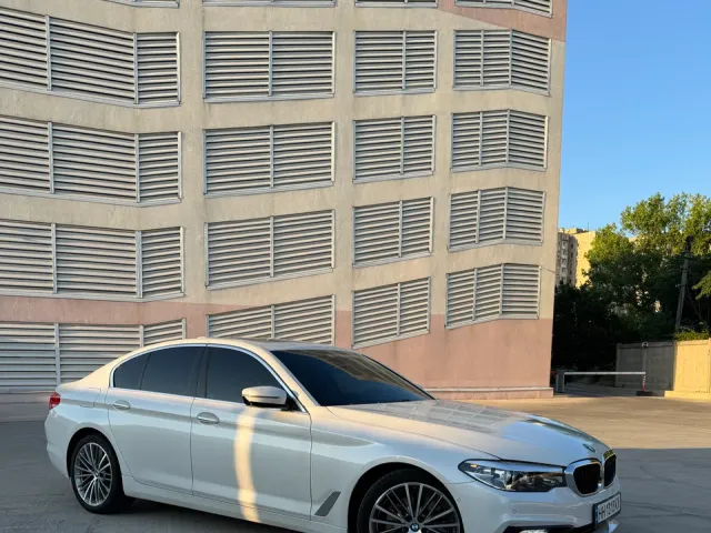 BMW 5 серії - фото 2