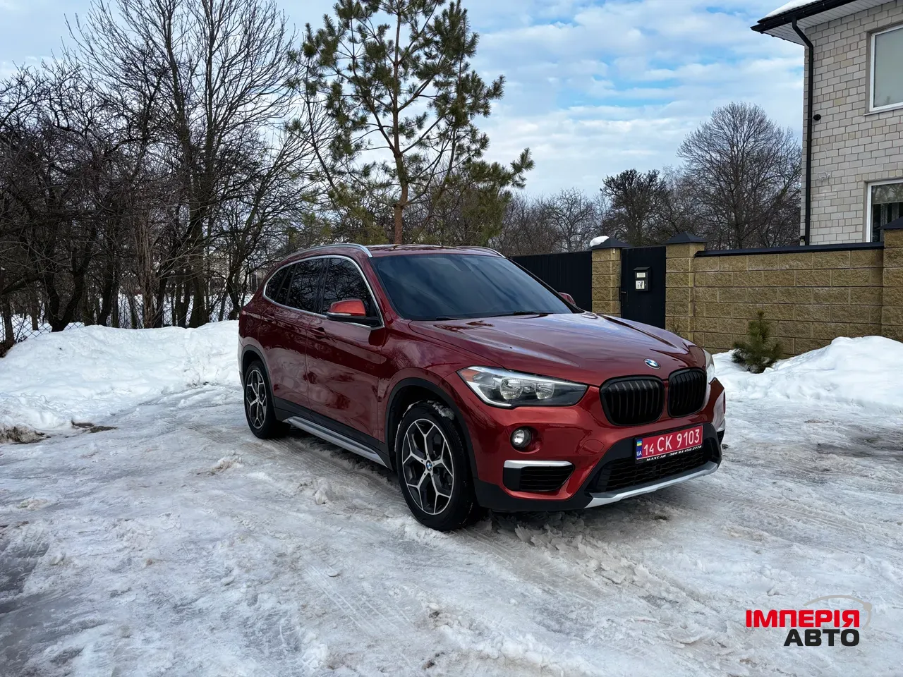 BMW X1 - фото 1
