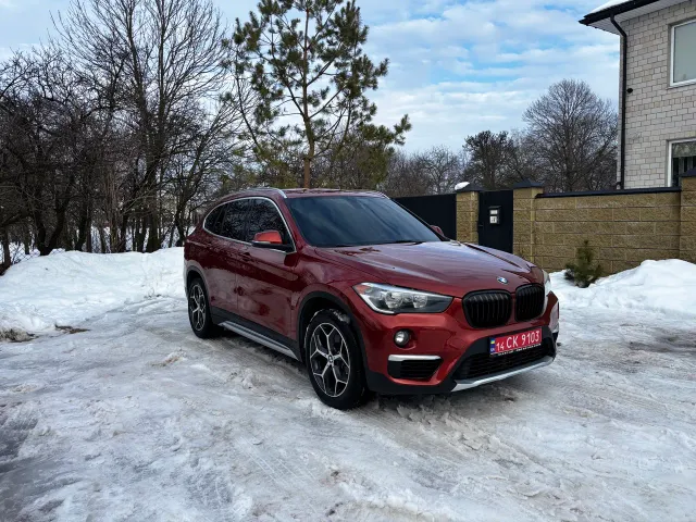 BMW X1 - фото 1