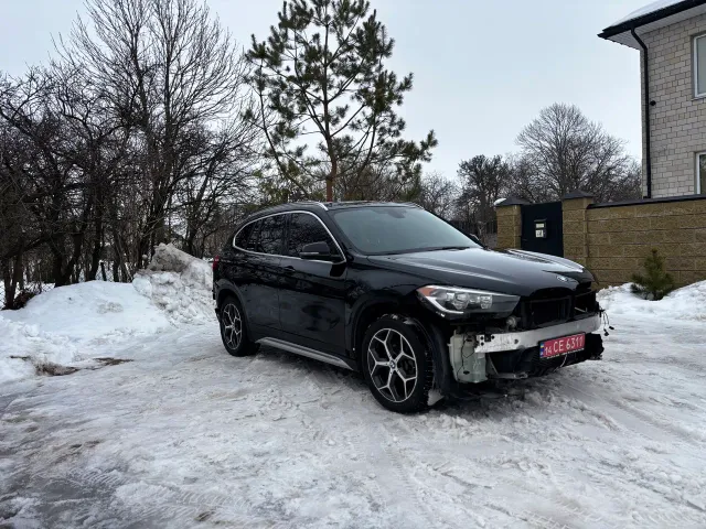 BMW X1 - фото 1