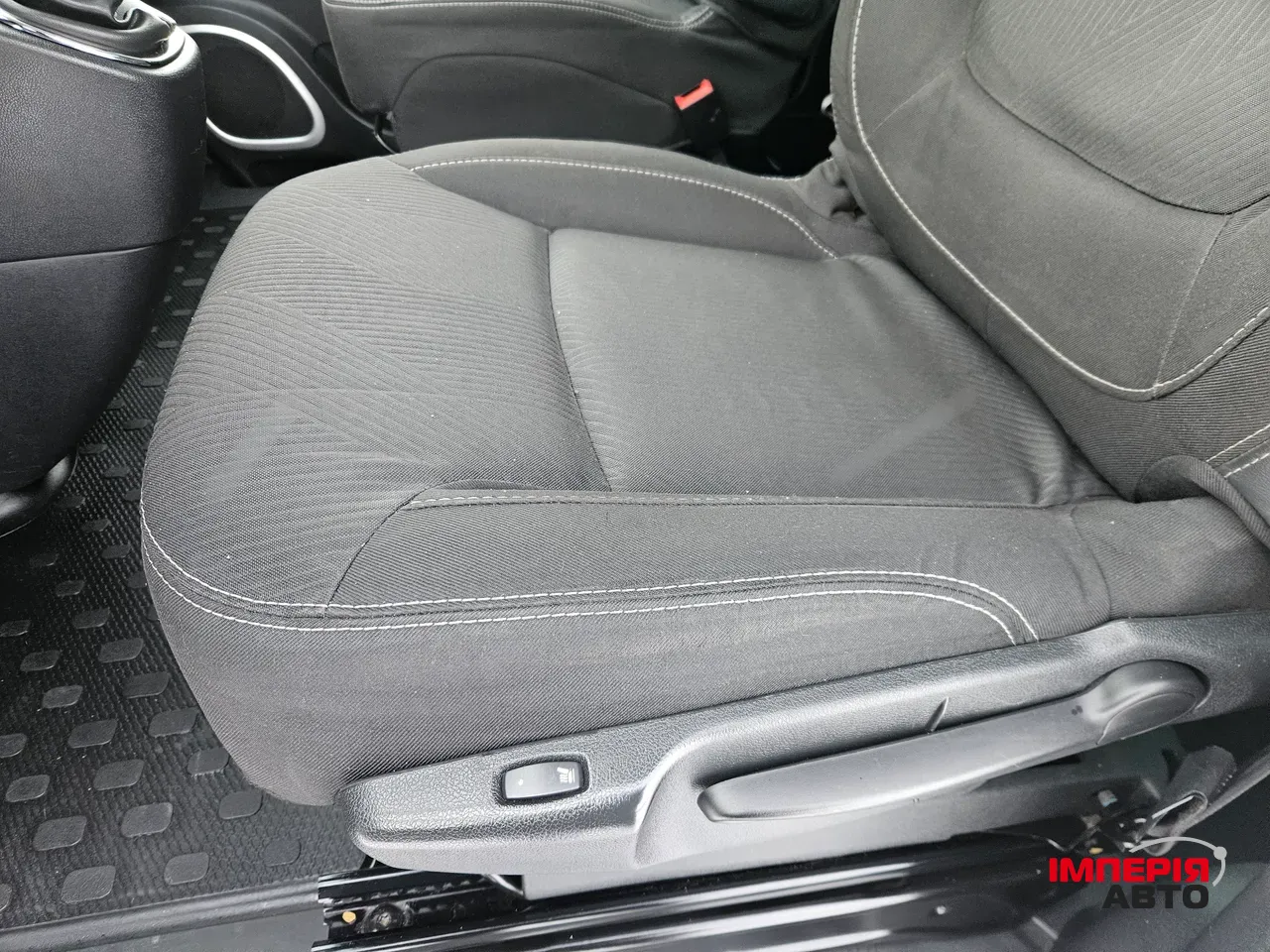 Renault Trafic - фото 34