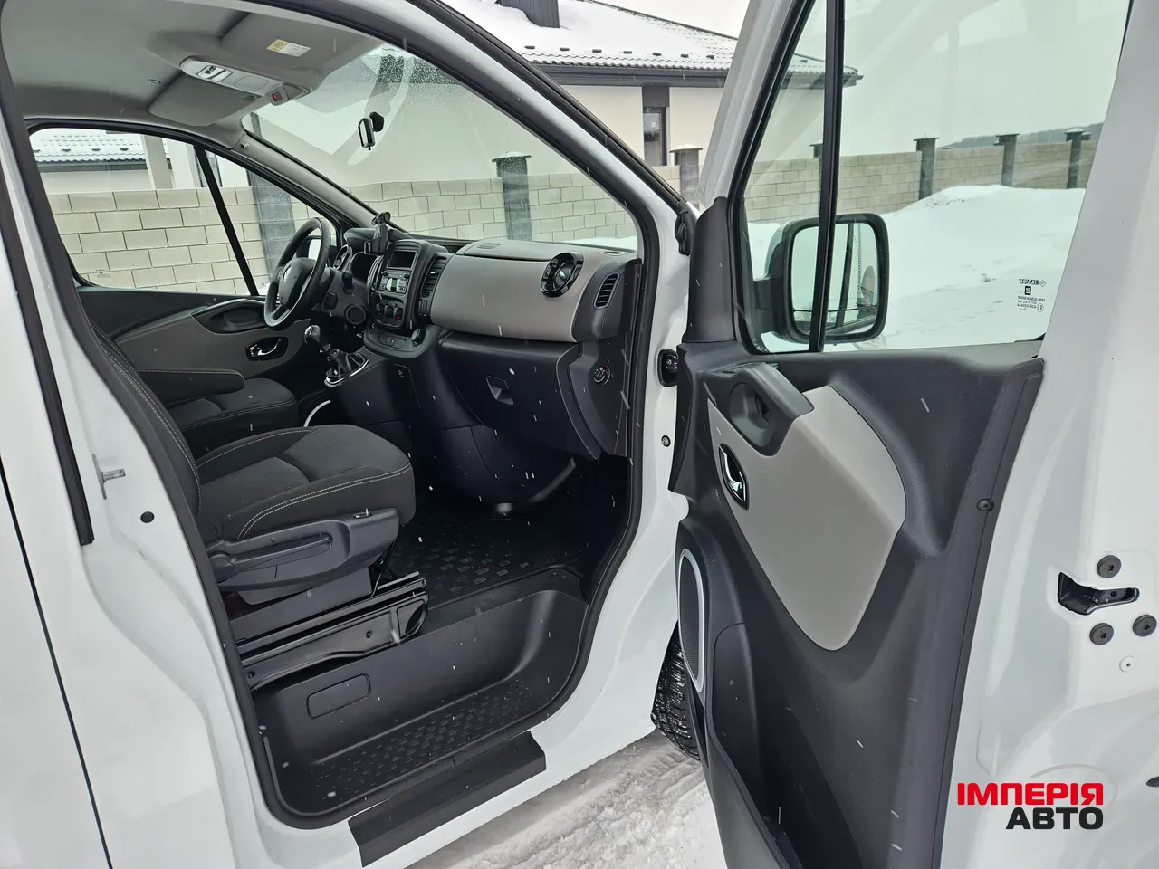 Renault Trafic - фото 27