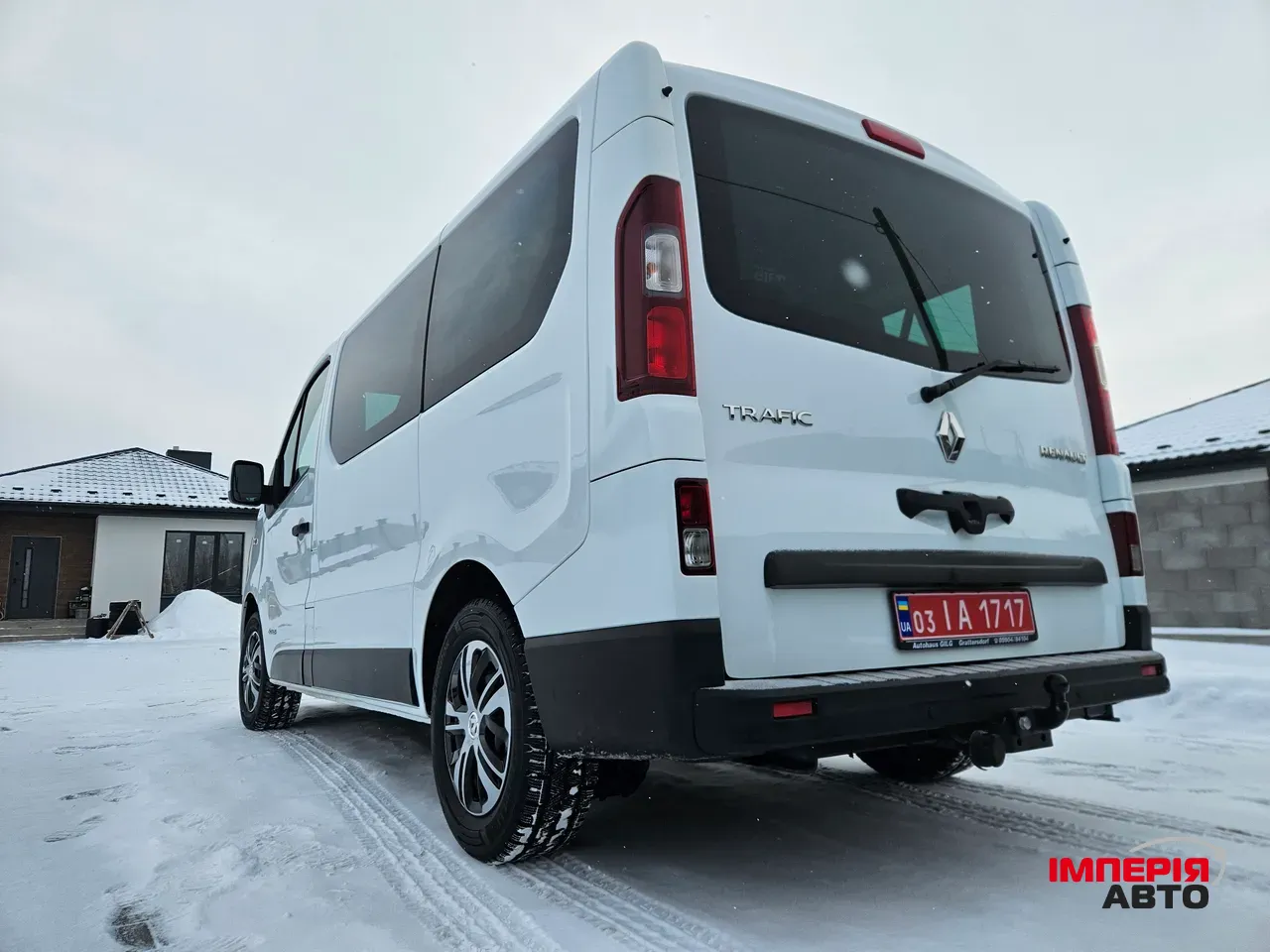 Renault Trafic - фото 12