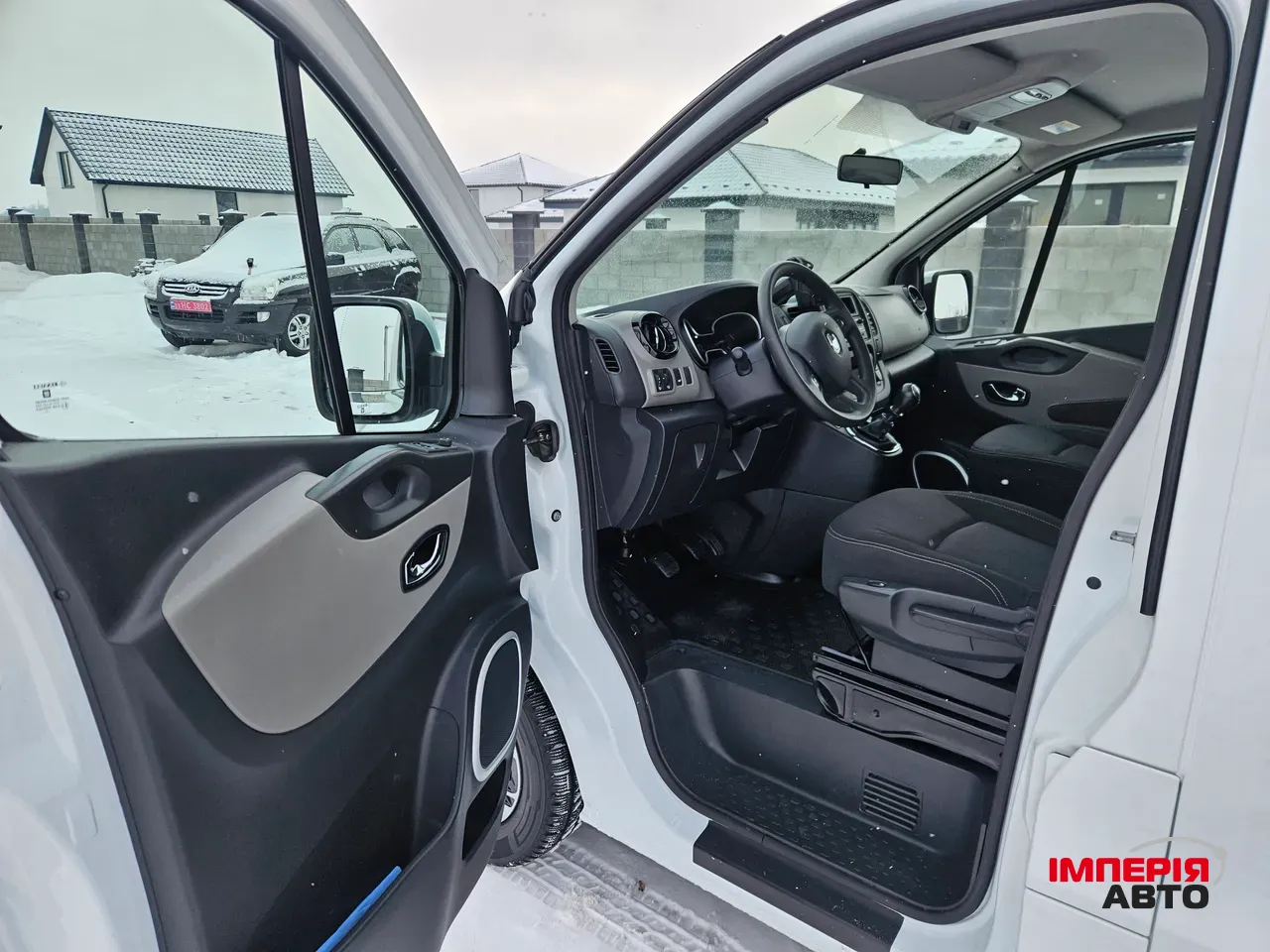 Renault Trafic - фото 25